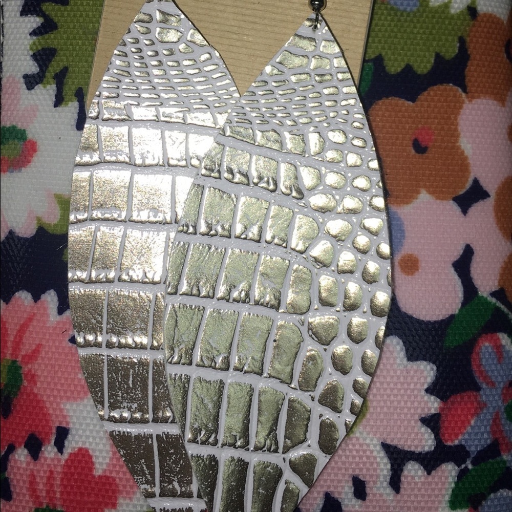 Earrings - Picture 1 of 1